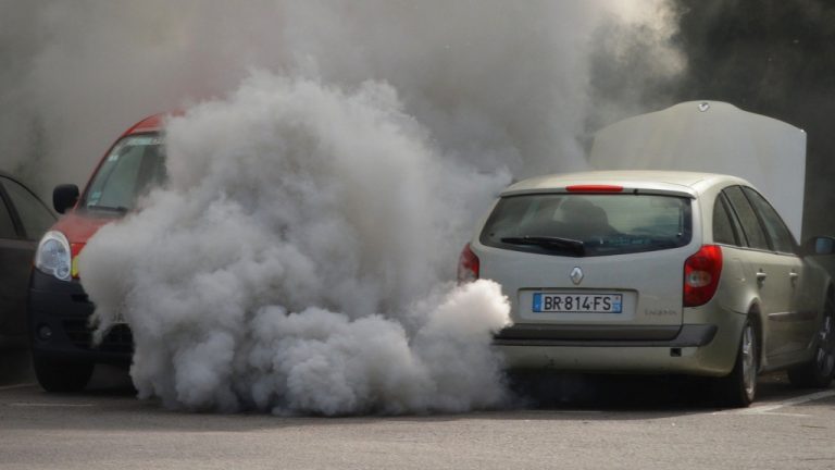 smoke-white-smoke-blue-smoke-black-smoke-exhaust-soot-co2-nox-pollution